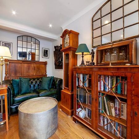 Appartement Outstanding Antique 1Br Flat In Soho à Londres Extérieur photo