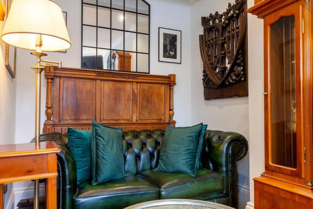 Appartement Outstanding Antique 1Br Flat In Soho à Londres Extérieur photo